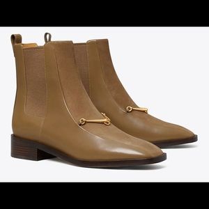 NWT Tory Burch Equestrian Link Chelsea Boot in River Rock Size 10